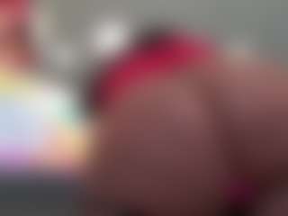 Live cam show with Kinky Kris - Brown Eyes Curvy on Camsoda