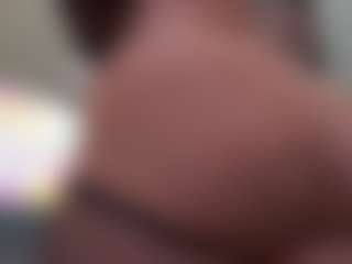 Kinky Kris MILF webcam performer live streaming