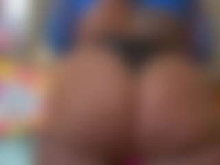 Live cam show with Kinky Kris - Big Tits MILF on Camsoda
