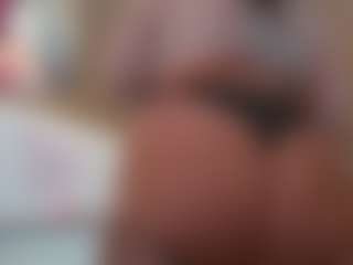 Kinky Kris MILF webcam performer live streaming