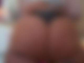 Live cam show with Kinky Kris - Brown Eyes on Dare Cams