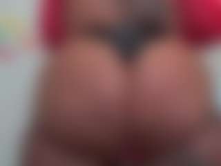 Live cam show with Kinky Kris - Strip MILF on Camsoda