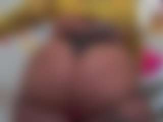 Live cam show with Kinky Kris - Strip Curvy on Camsoda