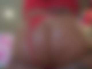 Live cam show with Kinky Kris - Lush MILF on CamClone