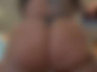 Kinky Kris MILF webcam performer live streaming