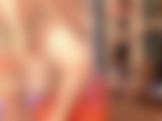 Live cam show with oriana - Shaved Pussy on Camsoda