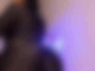 Live cam show with Giannasue - Brown Hair on Camsoda Late Night