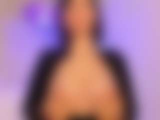 Live cam show with Giannasue - Brown Hair on Free Soda