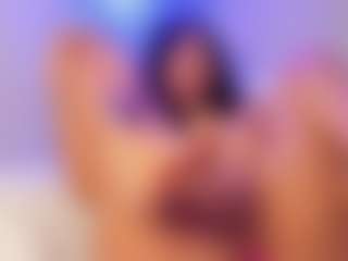 Giannasue's Live Sex Cam Show