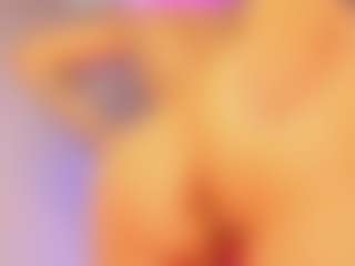 Giannasue's Live Sex Cam Show