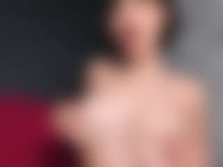 Giannasue's Live Sex Cam Show