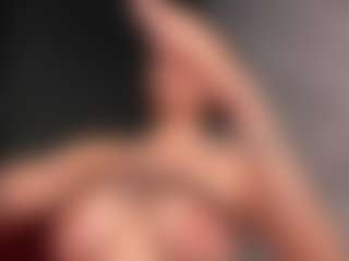 Giannasue's Live Sex Cam Show