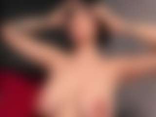 Giannasue's Live Sex Cam Show