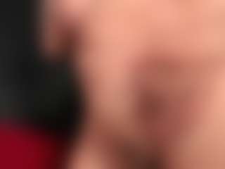 Giannasue's Live Sex Cam Show