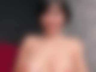 Giannasue's Live Sex Cam Show