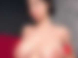Giannasue's Live Sex Cam Show