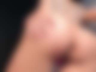 Giannasue's Live Sex Cam Show