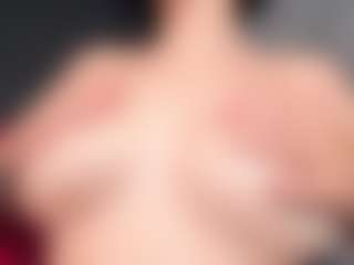 Giannasue's Live Sex Cam Show