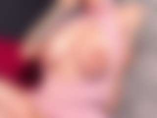 Giannasue's Live Sex Cam Show