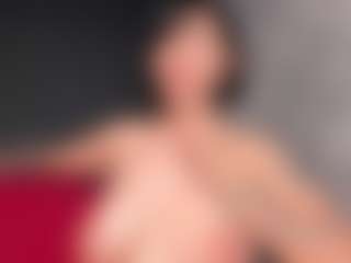 Giannasue's Live Sex Cam Show
