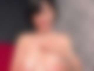Giannasue's Live Sex Cam Show
