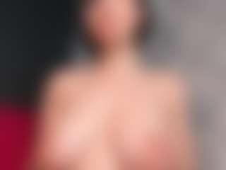 Giannasue's Live Sex Cam Show