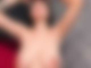 Giannasue's Live Sex Cam Show