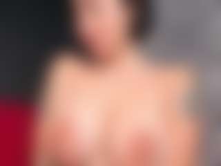 Giannasue's Live Sex Cam Show