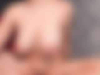 Giannasue's Live Sex Cam Show