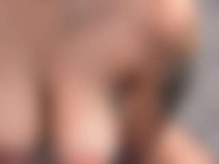 Giannasue's Live Sex Cam Show