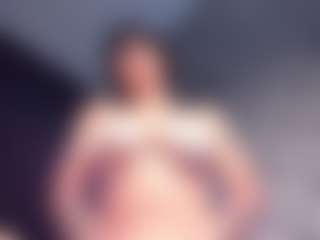 Giannasue's Live Sex Cam Show