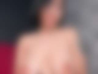 Live cam show with Giannasue - Fingers on Dolls Live