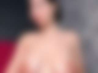 Live cam show with Giannasue - Tease Big Tits on liverealitysex.com