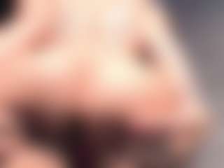 Giannasue's Live Sex Cam Show