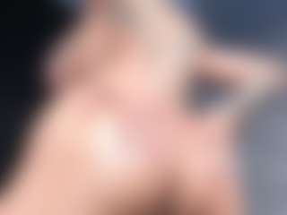 Giannasue's Live Sex Cam Show