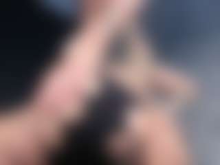 Giannasue's Live Sex Cam Show