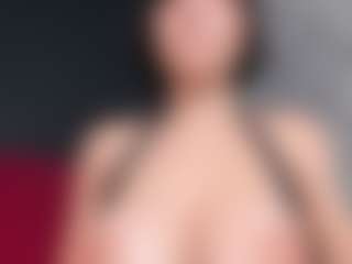 Giannasue's Live Sex Cam Show