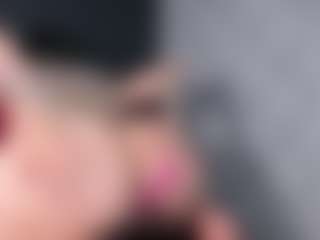 Giannasue's Live Sex Cam Show
