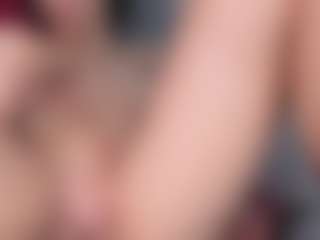 Giannasue's Live Sex Cam Show