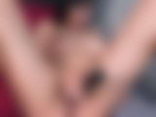 Giannasue's Live Sex Cam Show