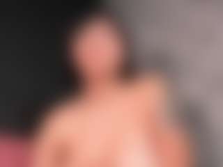 Giannasue's Live Sex Cam Show