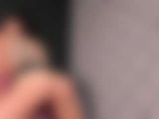 Giannasue's Live Sex Cam Show