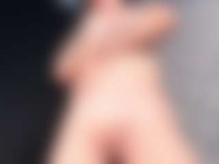 Giannasue's Live Sex Cam Show