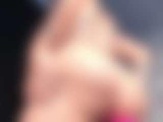 Giannasue's Live Sex Cam Show