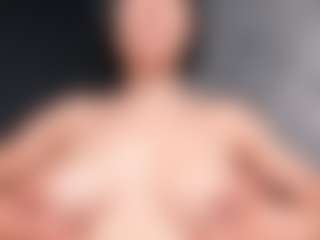 Giannasue's Live Sex Cam Show