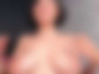 Giannasue's Live Sex Cam Show