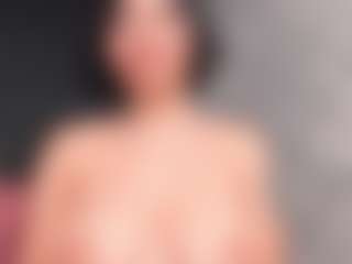 Giannasue's Live Sex Cam Show