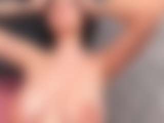 Giannasue's Live Sex Cam Show