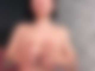 Giannasue's Live Sex Cam Show
