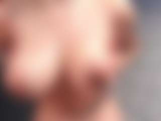 Giannasue's Live Sex Cam Show